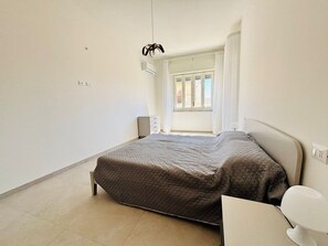 2 bedrooms, iron/ironing board, free WiFi, bed sheets - Civico 53 Appartments (Avola)