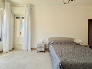 2 bedrooms, iron/ironing board, free WiFi, bed sheets - Civico 53 Appartments (Avola)