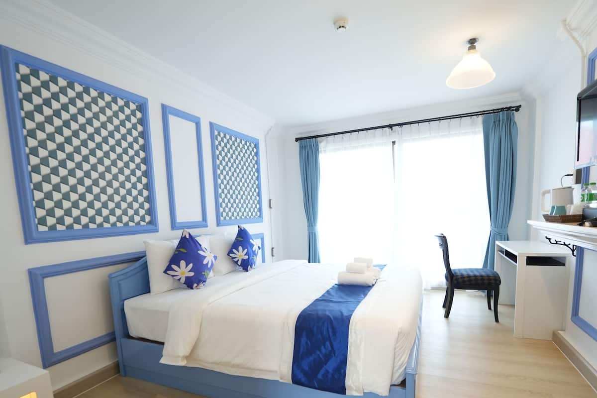 Standard Double Room, Balcony, Garden View | Desk, laptop workspace, free WiFi, bed sheets