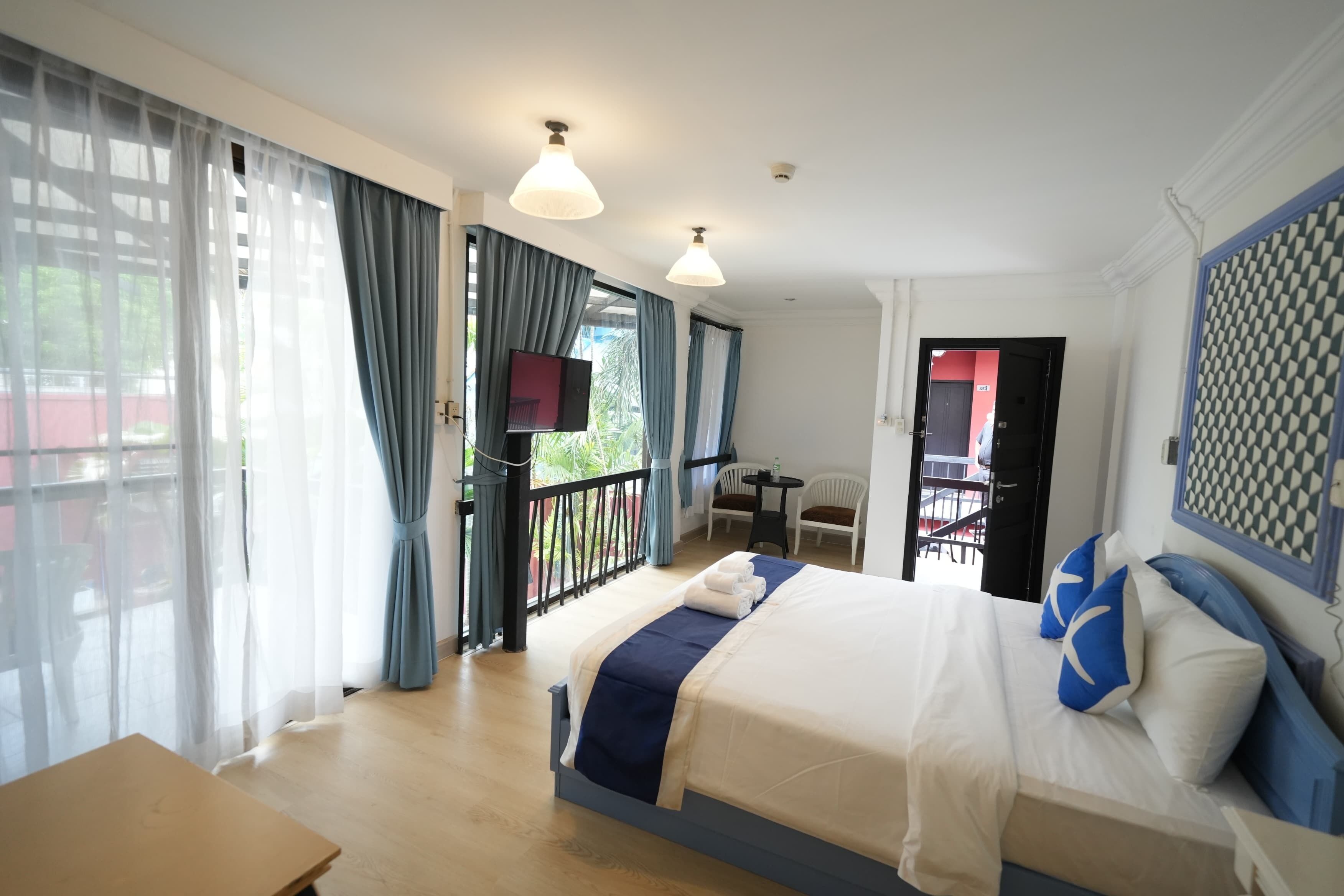 Standard Double Room, Balcony, Pool View