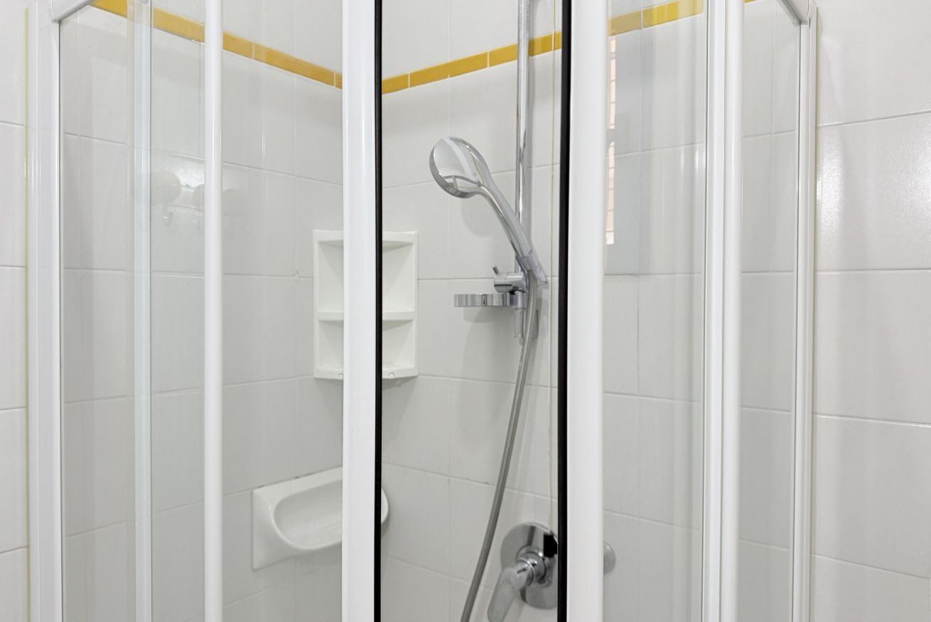 Dusche, Bidet, Handtücher