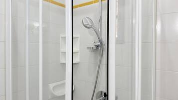 Dusche, Bidet, Handtücher