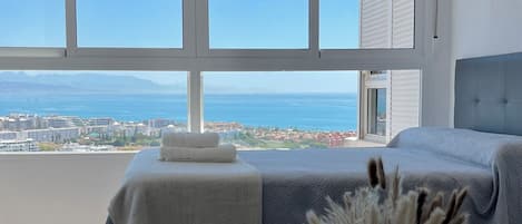 Iron/ironing board, WiFi, bed sheets, wheelchair access