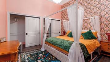 Iron/ironing board, travel crib, free WiFi, bed sheets