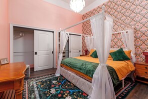 Iron/ironing board, travel crib, free WiFi, bed sheets