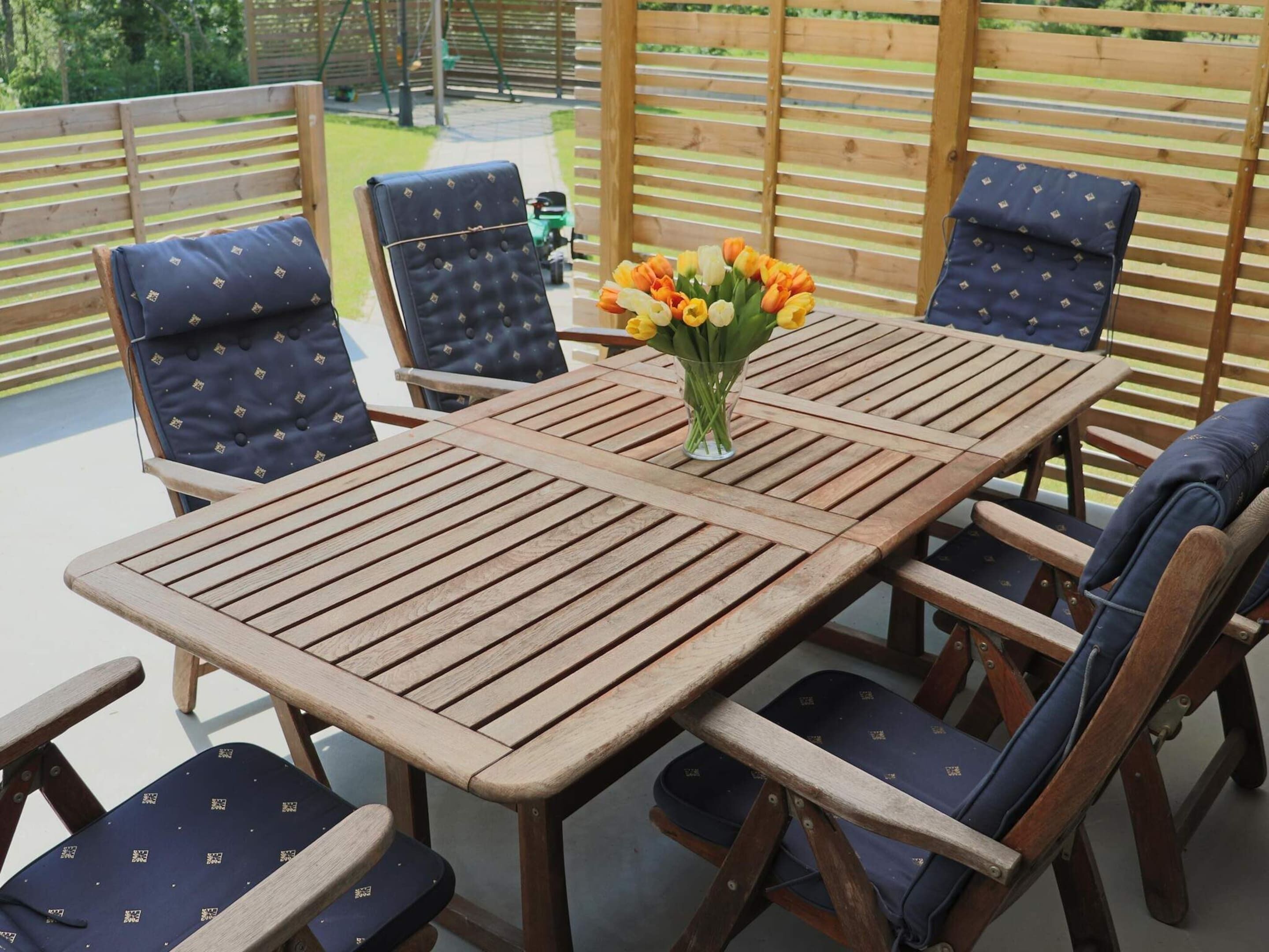House | Outdoor dining