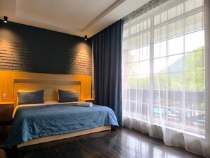 Wi-Fi de cortesia, roupa de cama