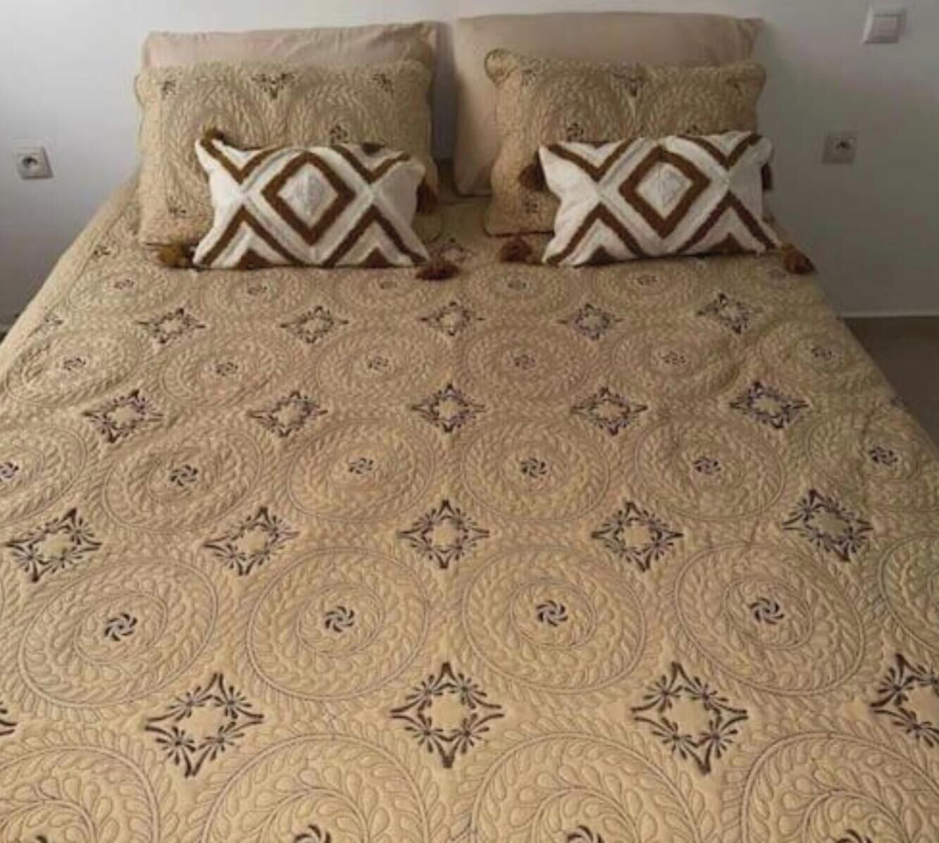 Ferros/tábuas de passar roupa, Wi-Fi, roupa de cama