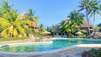Comfort Villa, 2 Bedrooms, Patio, Garden View | Pool | Outdoor pool