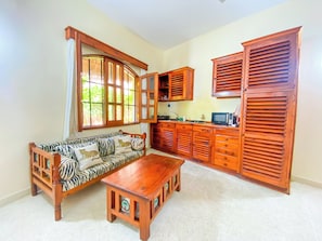 Comfort-Villa, 2 Schlafzimmer, Terrasse, Gartenblick | Wohnbereich