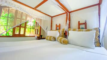 Comfort Villa, 2 Bedrooms, Patio, Garden View | Iron/ironing board, free WiFi