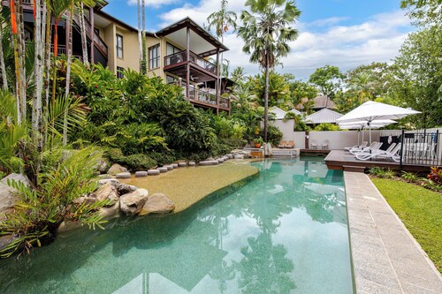 Villa 3 - Jungle Fish @ The "Point Apartments"