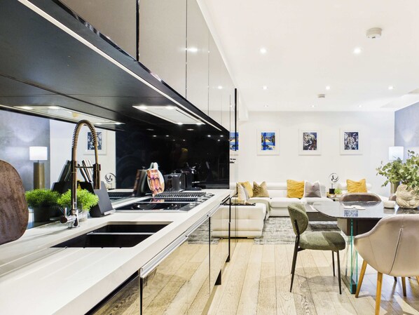 Coffee/tea maker, fridge, microwave, oven - Contemporary Designer Islington House (Greater London)