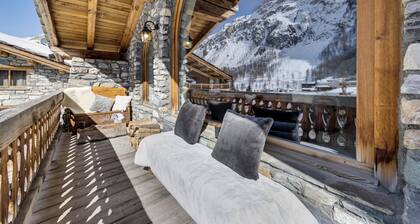 Chalet La Bouclia - Luxury Alpine retreat