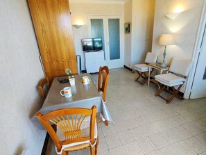 Dining - Apartment with sea view - 2 guests (Canet-en-Roussillon)