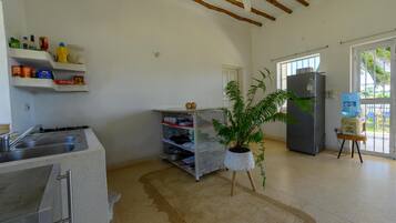 Comfort Villa, Patio, River View | Private kitchen
