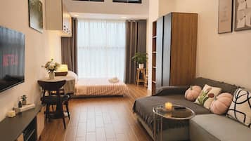 Luxury Apartment, 1 Bedroom, City View | Living area