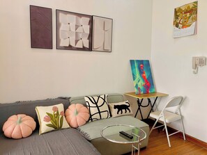 Living area - The Sun Avenue  luxury Apartment (Thanh Ho Chi Minh)