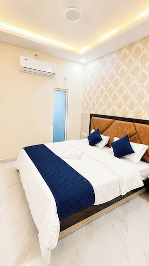 Hypo-allergenic bedding, desk, soundproofing, free WiFi - Hotel Prakash Near Vishwanath Temple (Varanasi)
