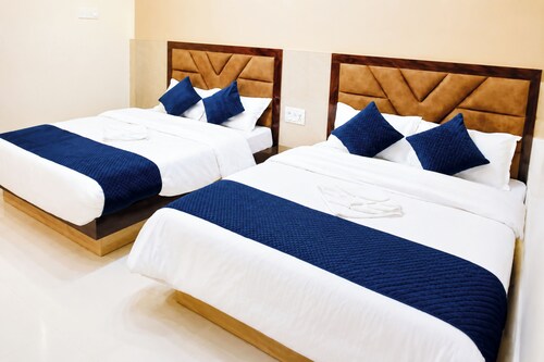 Hotel Prakash Near Vishwanath Temple