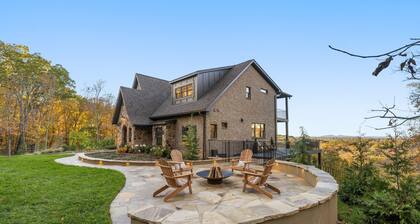 Above Nashville Tranquility | Pool & Spa | 10 Acres | Gated