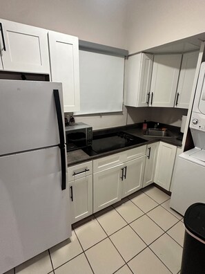 Private kitchen - 2-bedroom apartment in beautiful San Juan with AC (San Juan)