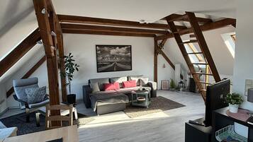 Smart-TV, Videothek, Stereoanlage
