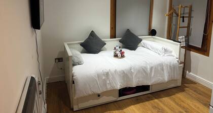 Tranquil Cabin Retreat in Bexleyheath