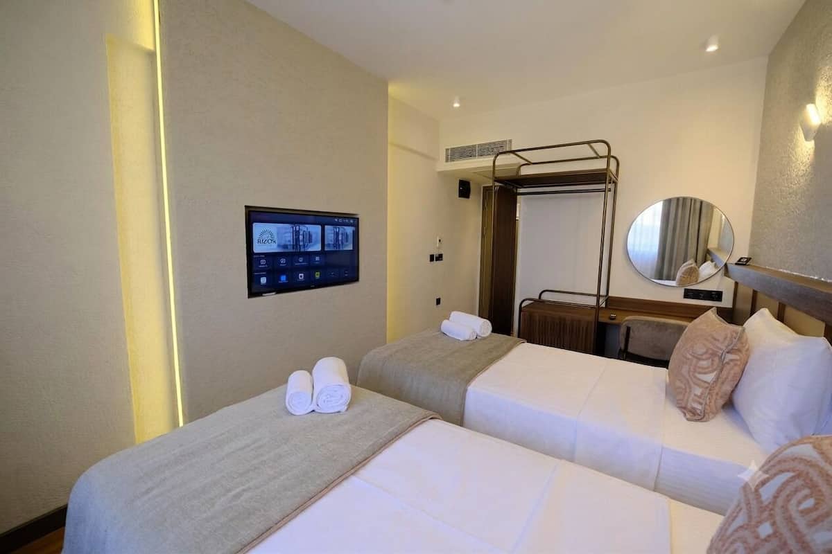 Standard Twin Room, City View | Premium bedding, desk, laptop workspace, WiFi (free)