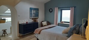 Iron/ironing board, travel cot, free WiFi, bed sheets - Vrbo Property (Saint-Bonnet-de-Joux)