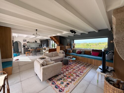 Beautiful South Burgundy: airy, spacious house with views, nature sports,