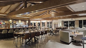 Bar (on property) - Domaine Le H - A Destination at the Peak of Your Dreams (Hohrod)