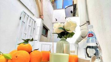 Loft, 1 slaapkamer, terras, uitzicht op stad | Buiten dineren