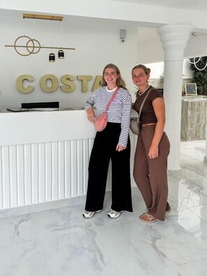 Reception - La Costa Hotel (Seeduwa)