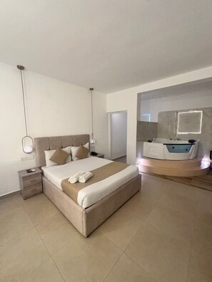 Suíte superluxo, vista para o jardim | Cofres nos quartos, cortinas blackout, quartos à prova de som