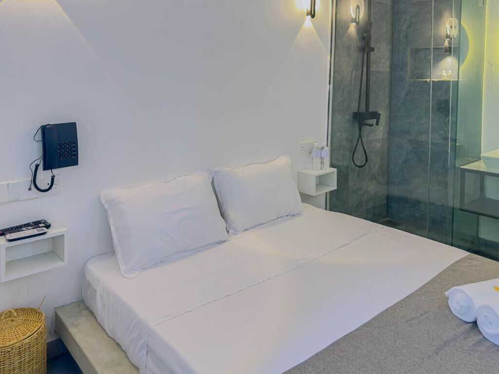 Standaard tweepersoonskamer, privébadkamer | Een kluis op de kamer, verduisterende gordijnen, geluiddichte muren