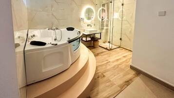 Luxury Suite, Garden View | Bathroom | Slippers