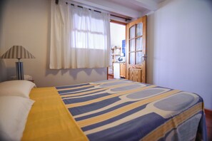 Silitysrauta/-lauta, vauvan matkasänky, ilmainen Wi-Fi, vuodevaatteet