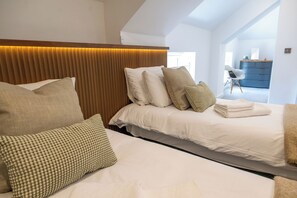 2 bedrooms, iron/ironing board, WiFi, bed sheets - Charming 2-Bed Ensuite Apartment | Worksop | EV Charging | Extended Stays (Worksop)