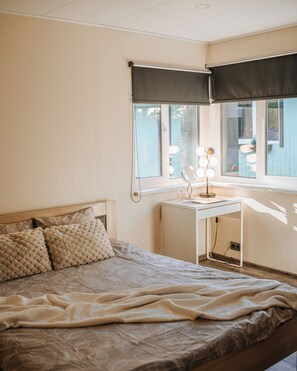 Iron/ironing board, Internet, bed sheets - Peaceful Family-Friendly Nature Stay in Tallinn / 15 minutes from The Old Town (Tallinn)
