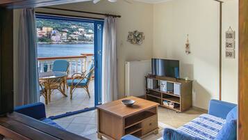 Smart TV, DVD player, stereo