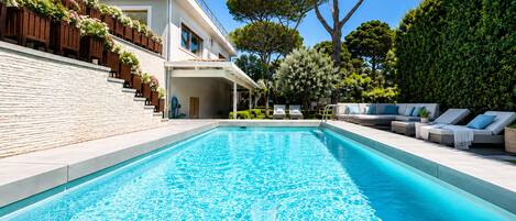 House | 6 bedrooms