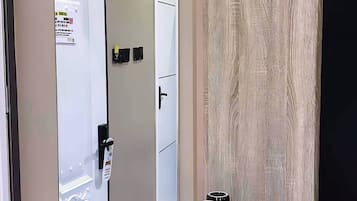 Deluxe Single Room, City View | Interior