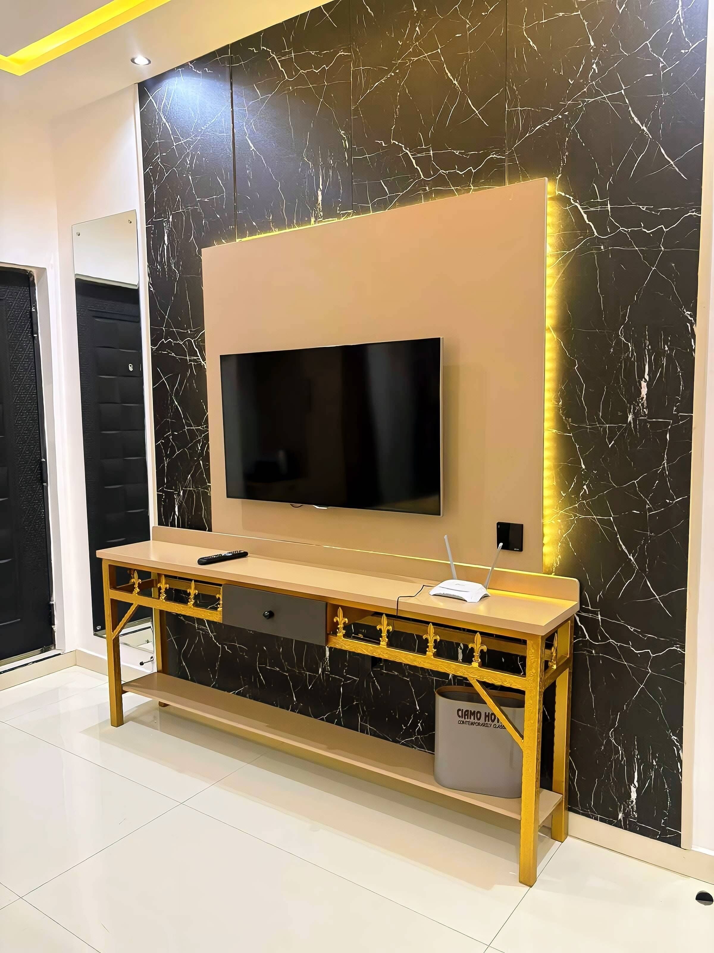 Deluxe Single Room, City View | Interior