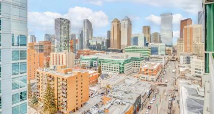 Stylish Condo Near Calgary Tower & Stampede Park
