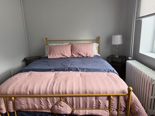 Spacious 2-bedroom apartment with AC in charming Eden