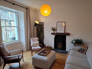 Living area - Two bed flat in Dalry Colonies (Edinburgh)