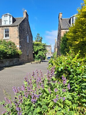 Property grounds - Two bed flat in Dalry Colonies (Edinburgh)