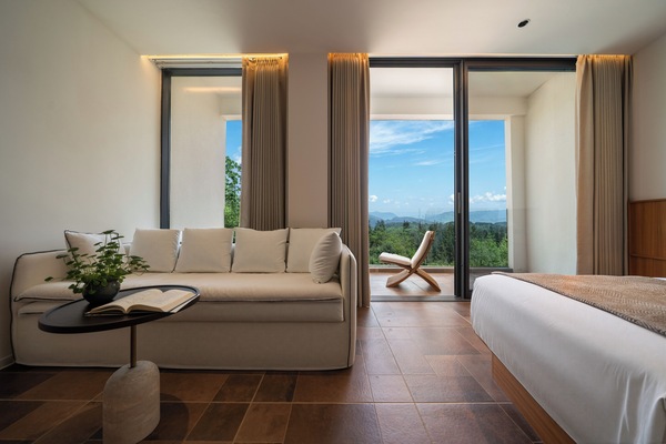 Classic Twin Room, Hill View | Laptop workspace, WiFi (free)