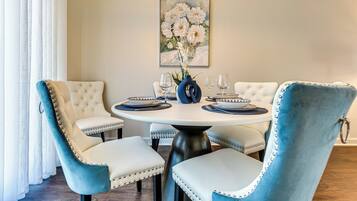 Apartment (2 Bedrooms) | Bahagian dalam